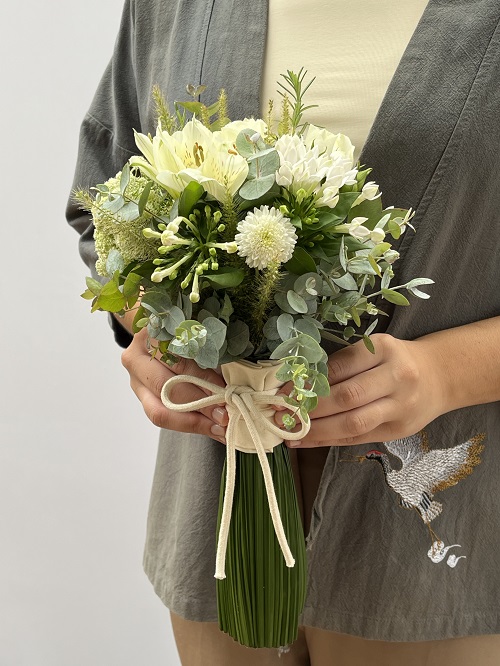Seikō - Buquê de Flores Brancas