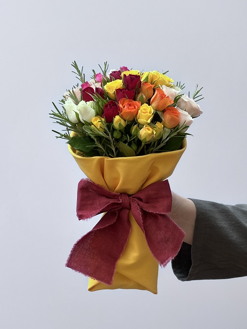 Himitsu - Buquê de Mini Rosas Coloridas